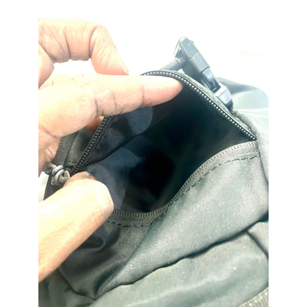 Ozark Trail Sling Pack Black 9 L Messenger Bag Adult - Picture 5 of 8